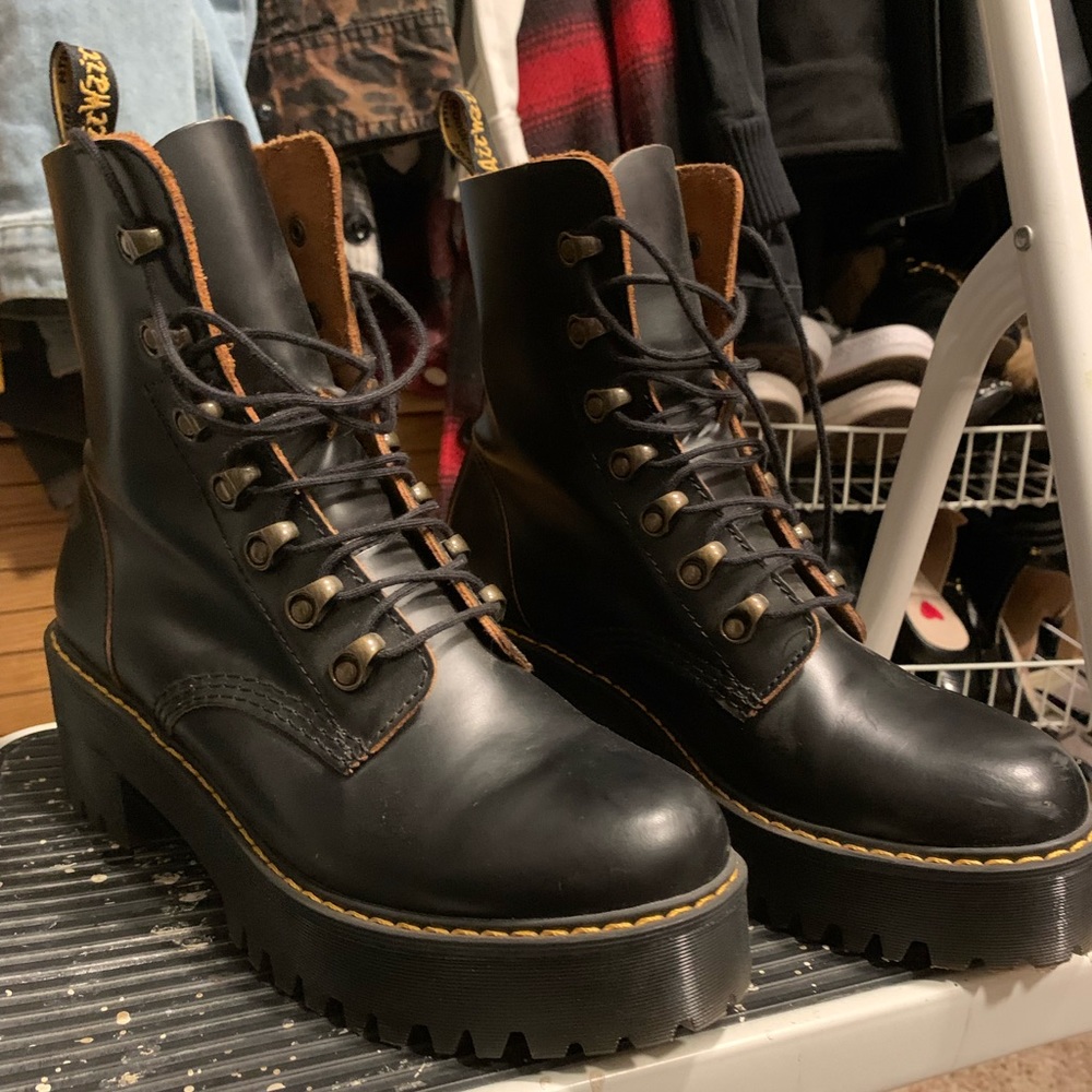 Dr martens Leona